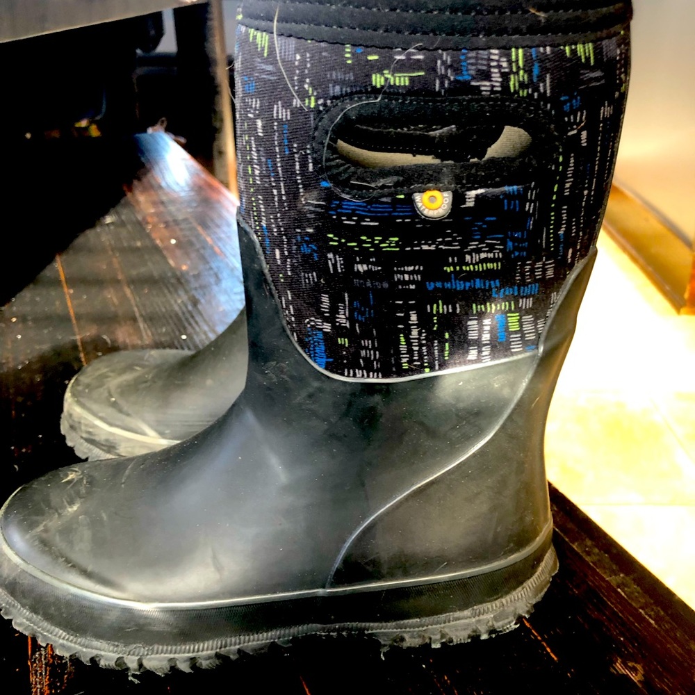 Bogs Size 2. Good condition
